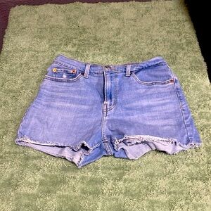 Levi high rise shorts, size 29